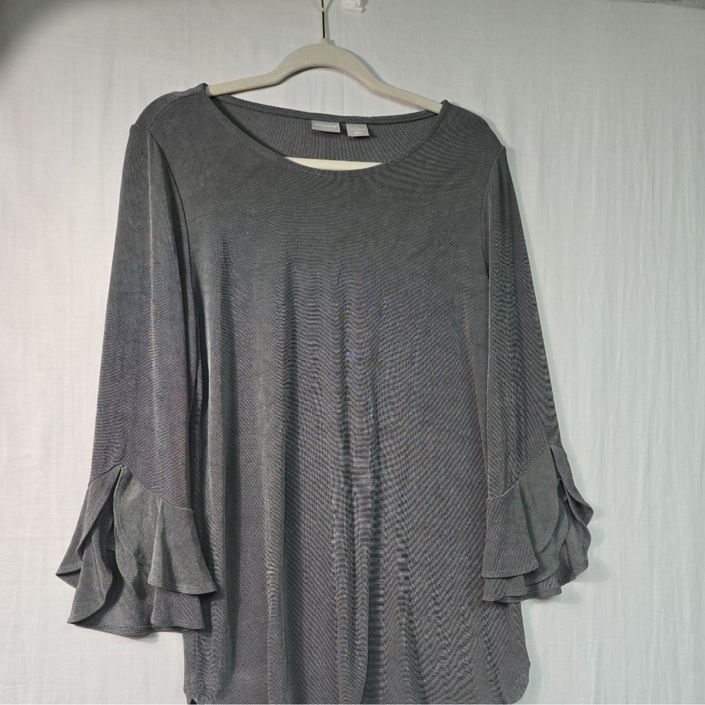 Chico's Travelers Women's 1 (8/10) Slinky Gray Blouse Top 3/4 Sleeves Ruffles